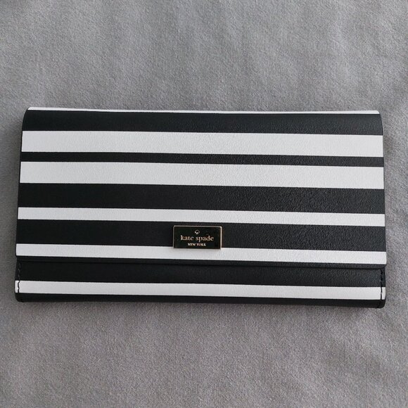 Kate Spade Black & White Striped Leather Wallet – Elegant, Authentic & Like New - Picture 2 of 10